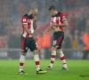 Les joueurs de Southampton et leur coach font un geste après le 0-9