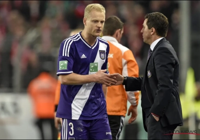 "Et pourquoi pas ?" : Olivier Deschacht sait qui il veut voir terminer la saison comme coach d'Anderlecht
