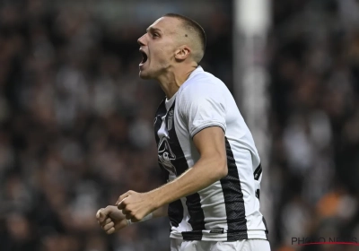 🎥 Un but qui vaut de l'or : Nikola Stulic rugit pour la première fois depuis son départ de Charleroi