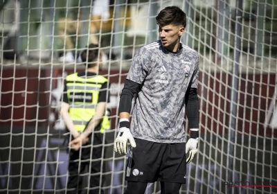 Chelsea pourrait perdre sa pépite : Mike Penders vers un autre cador anglais ?