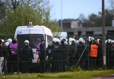 Ça a bardé dans les tribunes : un match arrêté pendant dix minutes en D1 ACFF