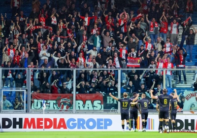 Un groupe de 23 Belges arrêté par la police avant un match aux Pays-Bas