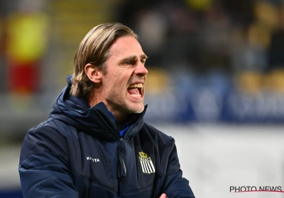 "Ça, je ne l'accepte pas" : Hans Cornelis hausse le ton après la défaite de Charleroi 