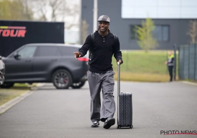 "Tu as pris celui du coach ?" : le style de Jeremy Doku moqué par un coéquipier à son arrivée à Tubize