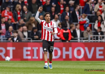 🎥 Noah Fernandez, le phénomène du PSV, débloque son compteur d'un coup de canon