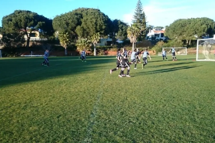 Les Red Flames s'entraînent durement pour affronter la Russie