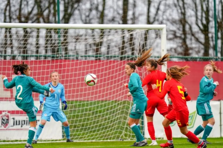 ? Les jeunes Flames battues de justesse 