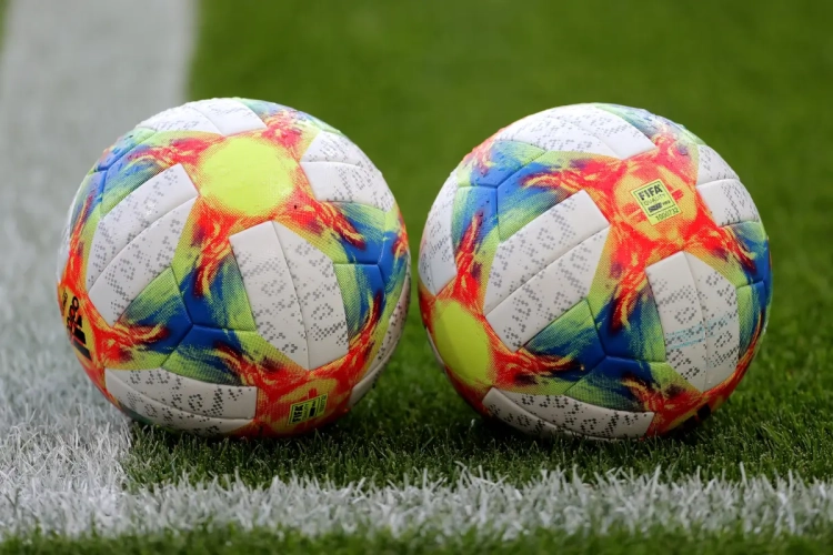 🎥 En moins d'une mi-temps, elle inscrit un triplé de buts...contre son camp 