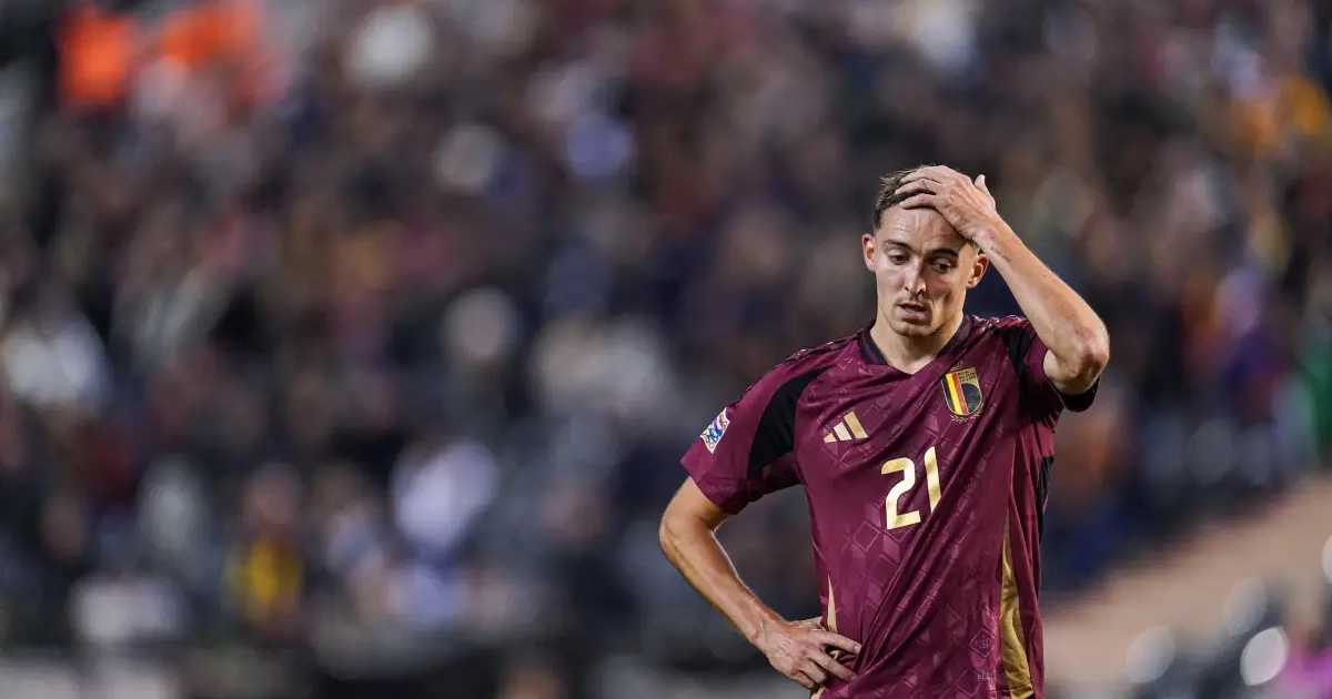 🎥 Il n'en croyait pas ses yeux : le penalty très litigieux de Timothy Castagne qui aurait pu côuter cher