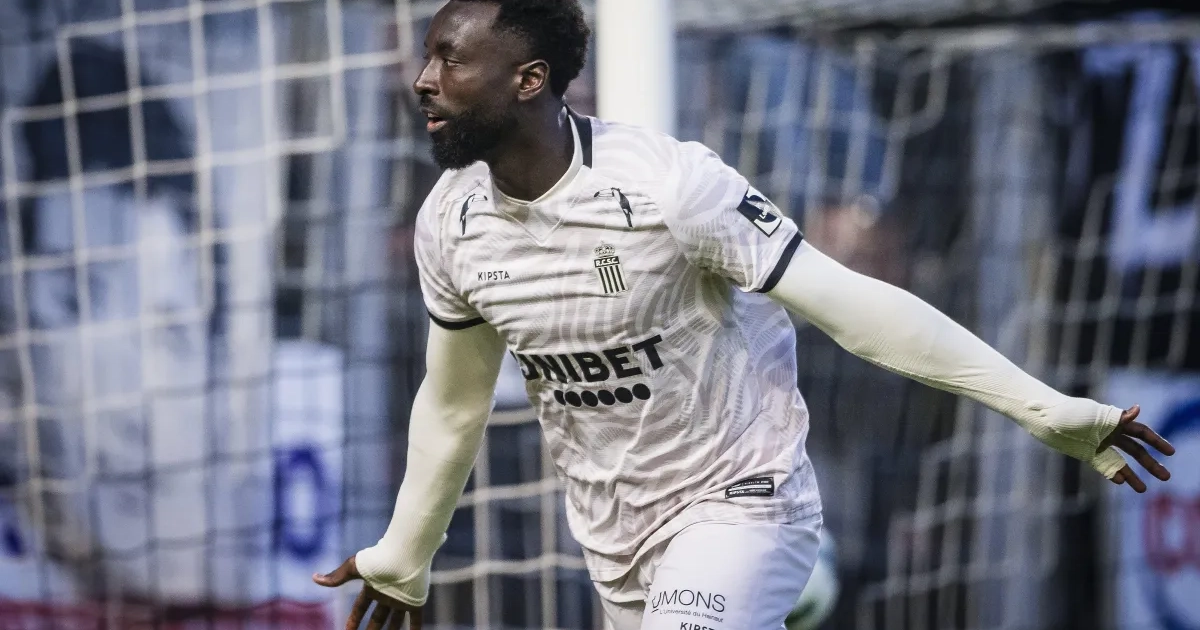 Sur une voie de garage, bloqués : pourquoi Alexis Flips et Grejohn Kyei ne quitteront pas Charleroi cet hiver... même s'ils en ont envie